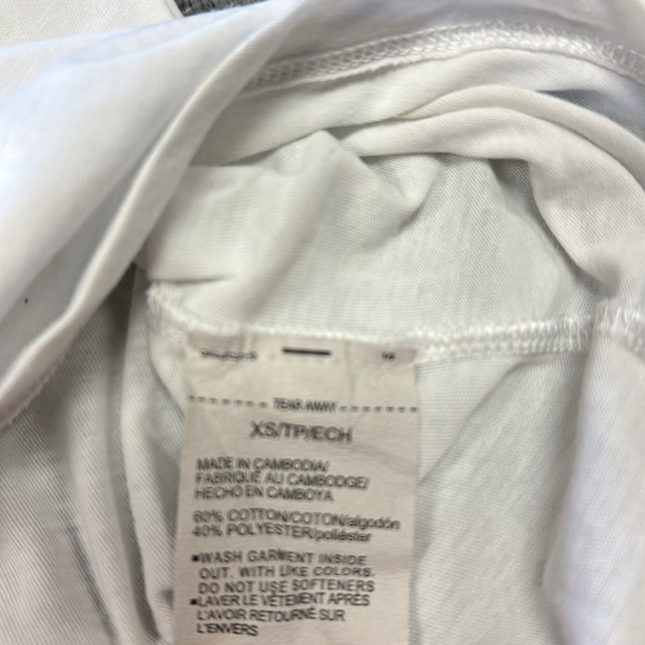 Under Armour White Short Sleeved Tee - Women Size XS - Picture 5 of 5